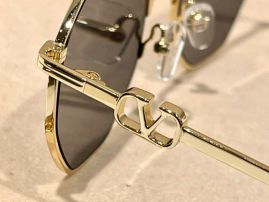 Picture of Valentino Sunglasses _SKUfw53706880fw